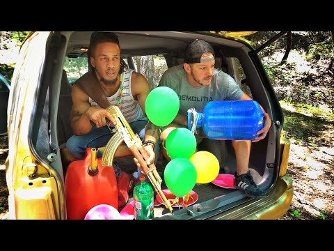 Видео: Стрельба из багажника машины на ходу! | Разрушительное ранчо | Перевод Zёбры