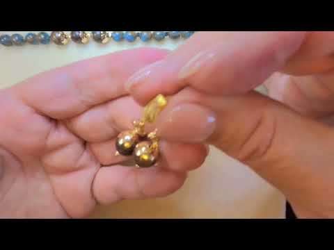 Видео: Как собрать серьги из бусин. Делаем серьги из бронзита.