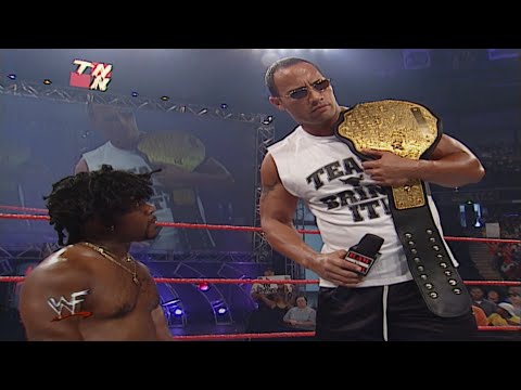 Видео: 10 минут самых жестоких моментов WWE в программе The Mic! (часть 3)