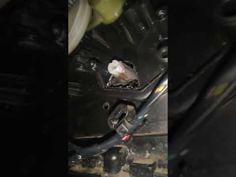 Видео: Ремонт центральной воздушной заслонки Opel Astra H 2011 г.