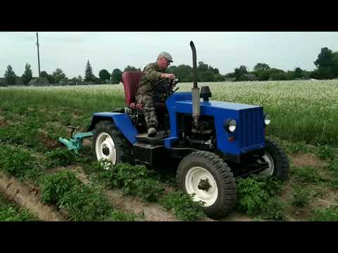 Видео: Самодельный трактор 4х4. Окучивание картофеля.