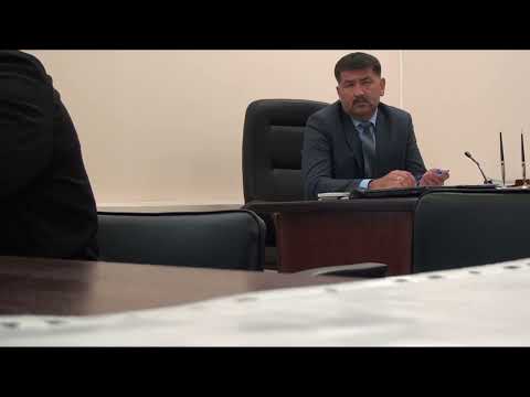 Видео: Люди и глава администрации