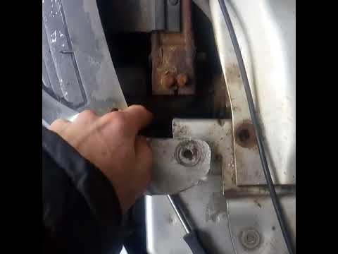 Видео: Замена Радиатора охлаждения Крайслер Вояджер,Таун Кантри,Додж Караван