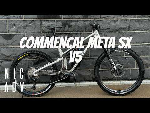 Видео: Обзор первого заезда Commencal Meta SX V5 | Скуомиш, Британская Колумбия