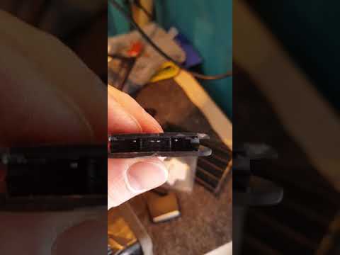 Видео: Замена ручек дефлекторов направления потока воздуха на BMW X5 E70