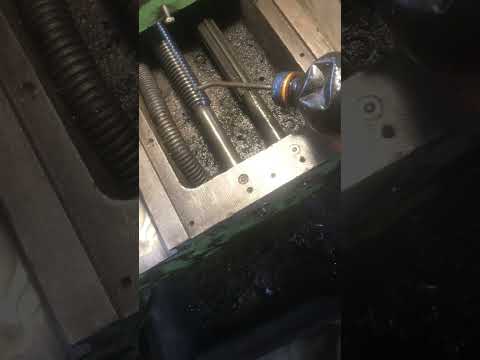 Видео: Подготовка станка к работе,чем я смазываю станину.