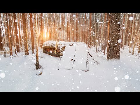 Видео: ЗЕМЛЯНКУ ЗАСЫПАЛО СНЕГОМ. НАВОЖУ ПОРЯДОК И УЮТ. ПРИГОТОВИЛ ВКУСНЫЙ УЖИН!