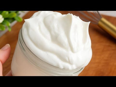Видео: Взбитый греческий йогурт 🥛 2 ингредиента ✨ Быстрый и простой рецепт