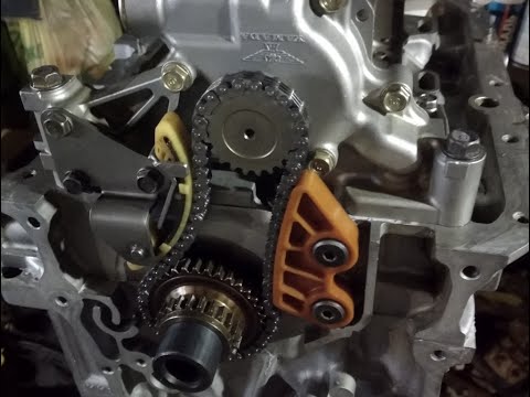 Видео: Установка маслонасоса к20а без балансиров.Устанока гбц k20a.