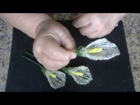 Видео: Калла из бисера. Мастер - класс. Бисероплетение.