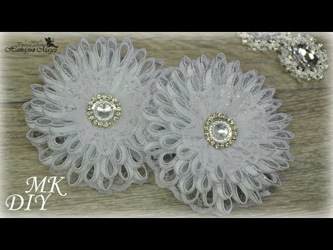 Видео: Школьные бантики из узких репсовых лент и кружева МК КАНЗАШИ DIY Kanzashi Ribbon flowers tutorial