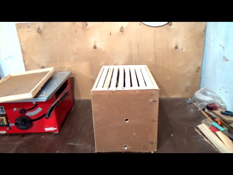 Видео: Изготовление простой и лёгкой ловушки для пчёл.