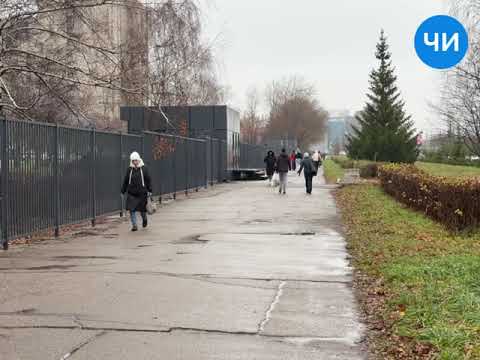Видео: В Набережных Челнах здания институтов и общежитий обнесли заборами