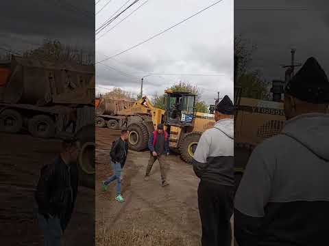Видео: Грейдер работает в шарапкина