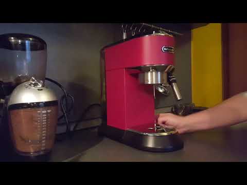 Видео: Обзор кофеварки DeLonghi EC685. Часть 1/2