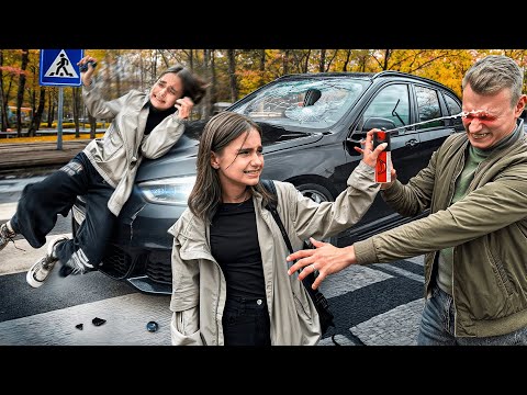 Видео: МОЮ СЕСТРУ СБИЛ БЫДЛО НА МАШИНЕ И ОНА ЗАЛИЛА ЕГО ПЕРЦЕМ
