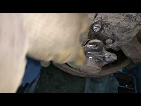 Видео: Opel Vivaro Renault traffic,замена сайлентблоков подрамника,рычагов,рулевые наконечники