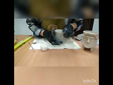 Видео: Мастер класс по ручной лепке из глины. Кашпо.