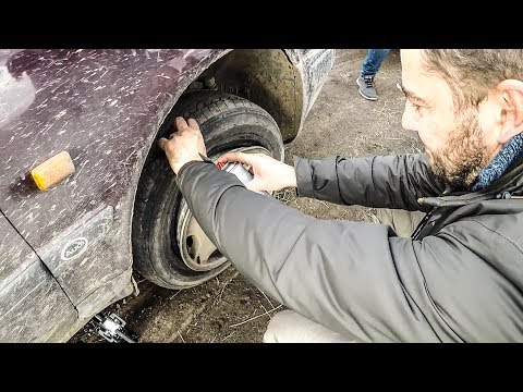 Видео: Чем заканчиваются любительские гонки??? Волга против Камри, Соточка против А6 и БМВ...