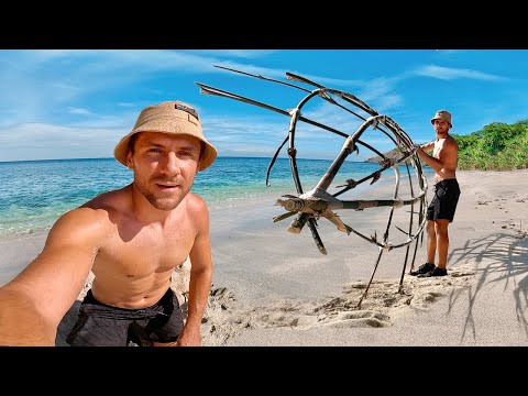 Видео: Самодельная ЛОДКА из бамбука и пленки. Выживание на острове [Часть 5] #58