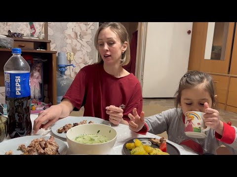Видео: Замужем за Казахом / Шашлык / Маринуем Баранину / Жарим Шашлык / Мои Будни / Наурыз Коже / Влог104