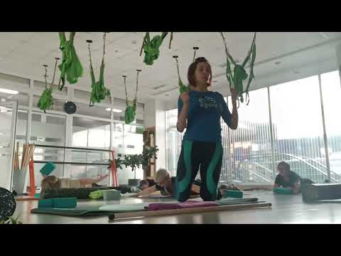 Видео: Работа с гимнастической деревянной палкой