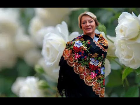Видео: Белые розы 🌹 🌹 🌹 Павловопосадские платки в Минске - Светлана