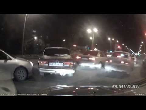 Видео: Погоня за трехколесным автомобилем. Омск. The pursuit of a three-wheeled car.