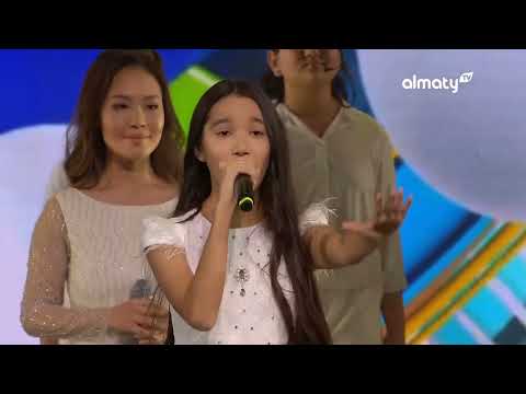 Видео: "СЕНІМ" үлгілі вокалдық хор ансамбль.  "Мәңгілік ел" әні. #алматы #республикакүні