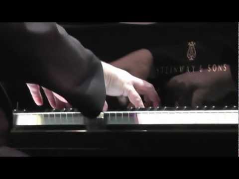 Видео: Рахманинов Прелюд cis moll играет Михаил Аркадьев .MTS