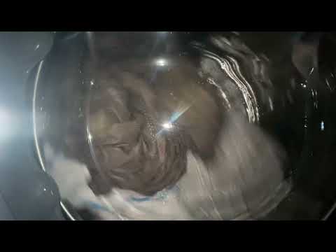 Видео: СТИРКА ПОСТЕЛЬНОГО БЕЛЬЯ. СТИРАЛЬНАЯ МАШИНА LG С СУШКОЙ: АЛЛЕРГИЯ 60° + СУШКА СТАНДАРТНАЯ