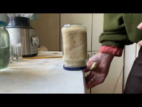 Видео: Запросто открутить крышку банки