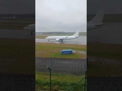 Видео: Эфир из аэропорта Вильнюса  Литва, 🇱🇹 посадка самолета из Анталии ( заставка,) 24 . 10.25  часть 2