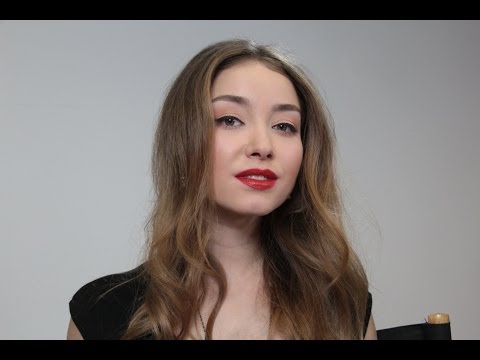 Видео: Экспресс-макияж на Новый год: Юлия Маргулис