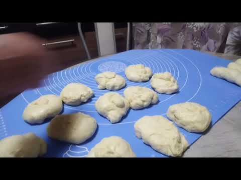 Видео: Сосиски в тесте из дрожжевого сдобного теста.