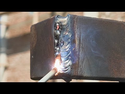 Видео: Миллионы начинающих сварщиков узнают правильные методы сварки после просмотра этого видео.