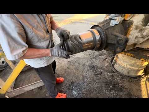 Видео: ВОССТАНОВЛЕНИЕ РЕЗЬБЫ НА ЧУЛКЕ БЕЛАЗА