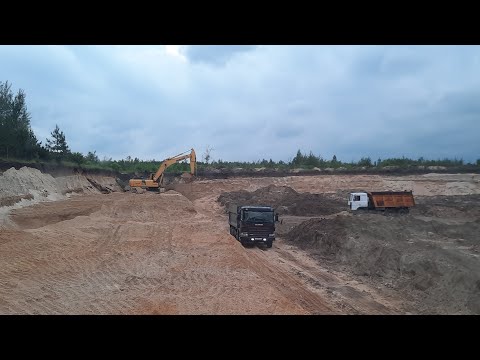 Видео: Самосвалы пошли , грузим в два экскаватора! Всем спасибо , за советы!