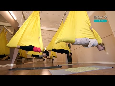 Видео: На седьмом небе: урок антигравитационной йоги