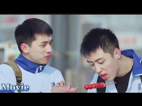 Видео: По дороге в школу — романтика! Но вдруг явилась настоящая девушка 💢