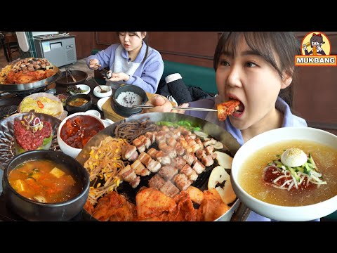 Видео: Мукбанг | Найден хороший ресторан Samgyeopsal!🥩16 гарниров, холодная лапша, хайбол.