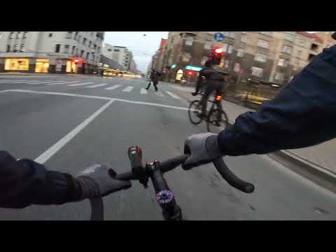 Видео: Фиксед Гир, Роман