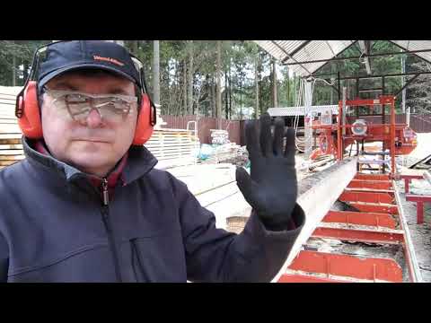 Видео: Пилим неэффективное бревно на доски и рейки