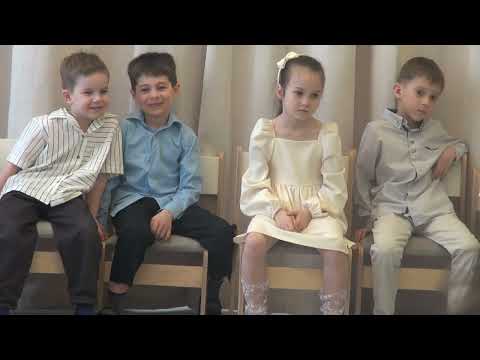 Видео: 8 марта у Адриана в садике. 2025г