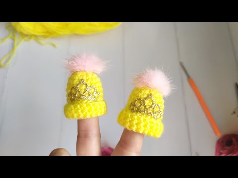 Видео: Вязаные шапочки на резинках / Мини шапочки крючком
