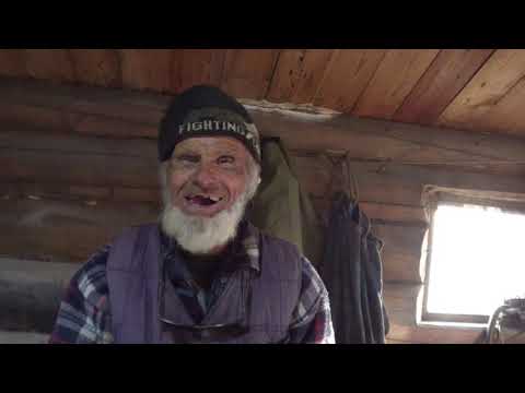 Видео: С ДЯДЕЙ ТОЛЕЙ ПО ТАЙГЕ. О зимовье, о пиве, рыбалка на карася, как выпотрошить щуку.