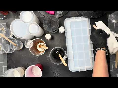 Видео: 464. Сегодня мы делаем подставку для кистей/ручек из смолы. Также экспериментируем с цветом.