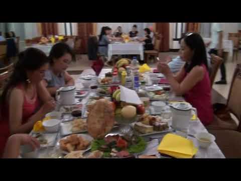 Видео: 20 жылдық кездесу кеші#Ақмарал тойханасы 24-05-2017ж1980#мақталы#Чехов мектебінің 1997ж бітіруші түл