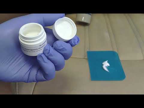 Видео: Як наносити рідку шкіру(шпаклівку) на прикладі авто крісла самостійно або як прибрати поріз на шкірі