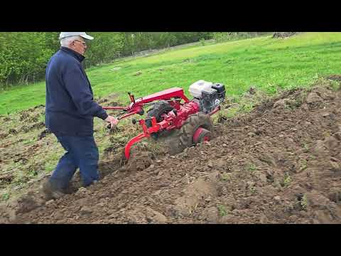 Видео: ВЕСЕННЯ ВСПАШКА МОТОБЛОКОМ Беларус09Н. РАБОТА С УДОВОЛЬСТВИЕМ.